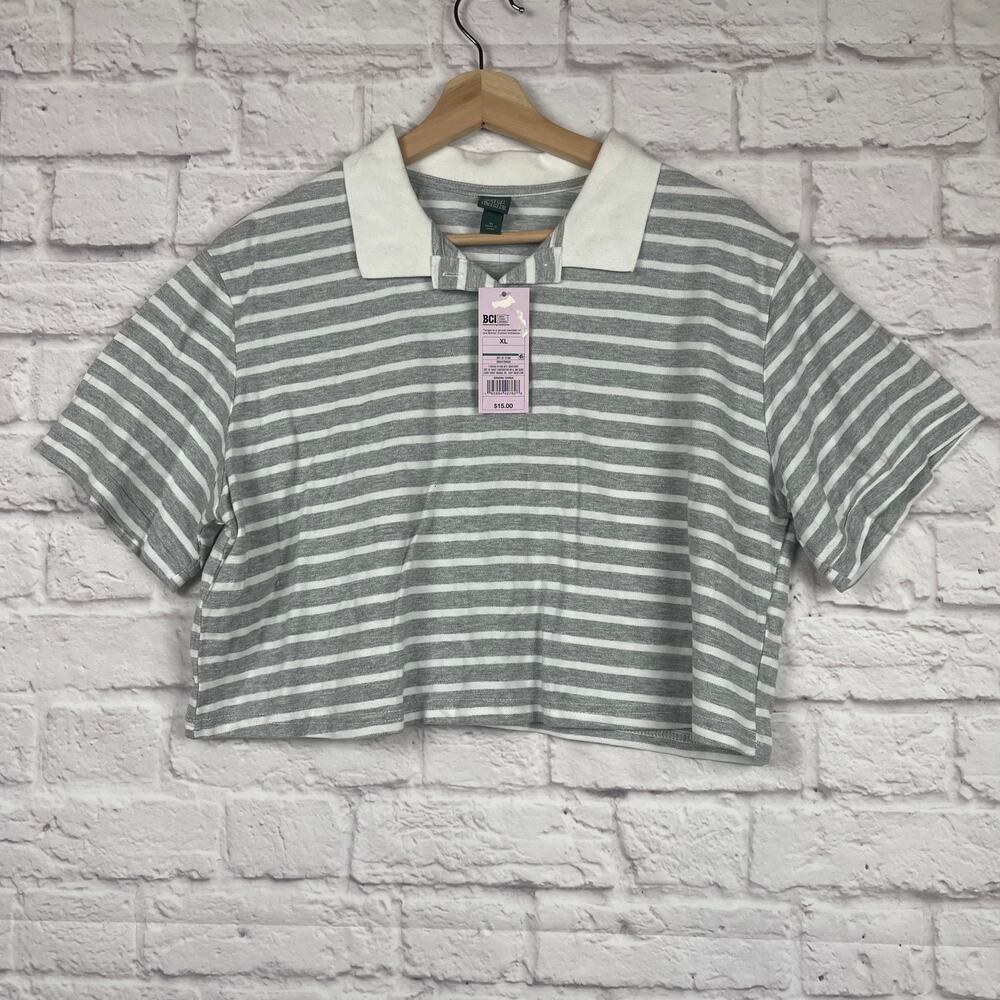 J4524 Wild Fable cropped polo shirt size XL